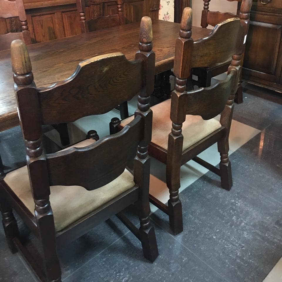 Обеденный комплект стол и 6 стульев