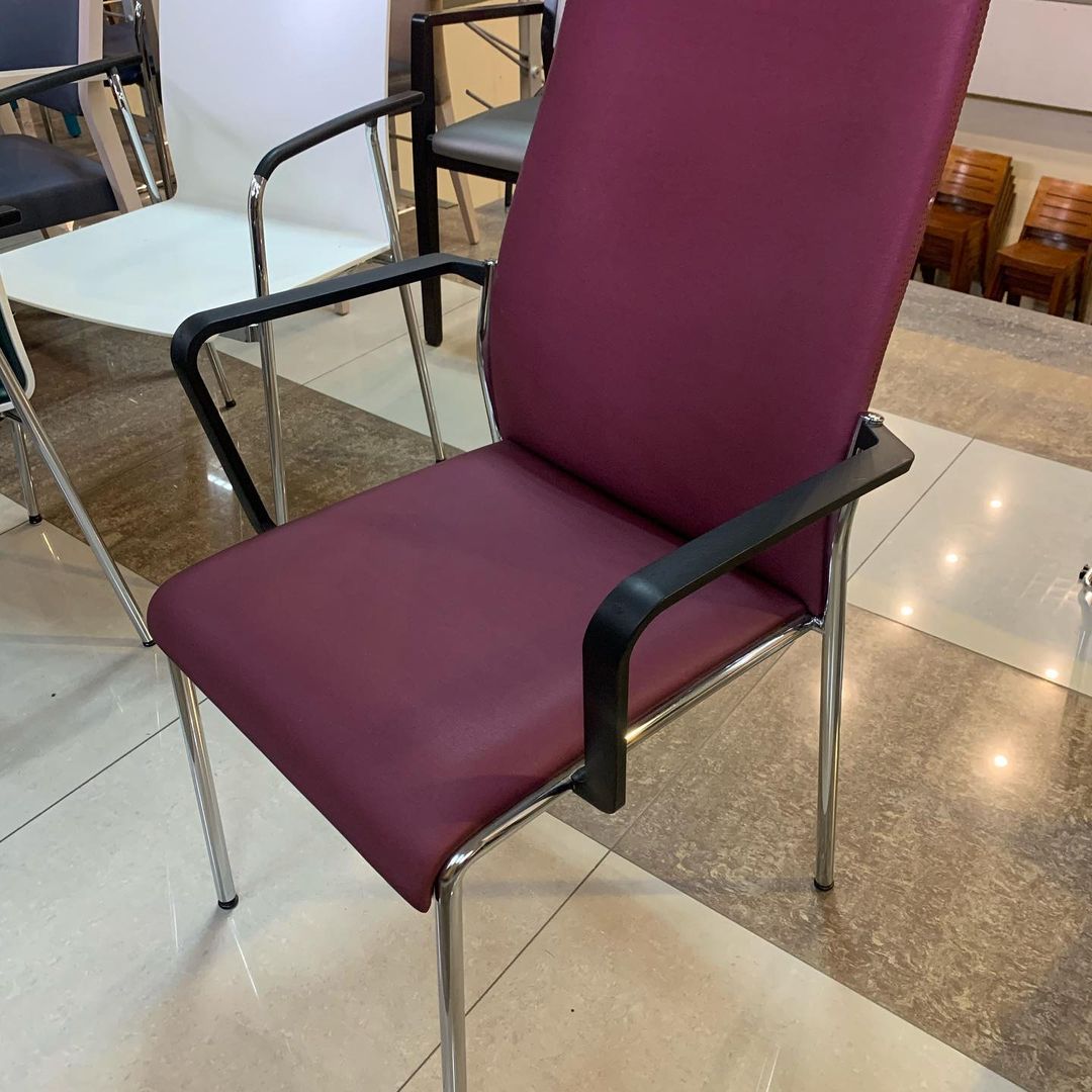 Новые стулья из Голландии