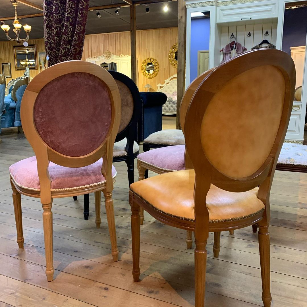 Новое поступление потрясающих стульев в мебельном салоне Матисс