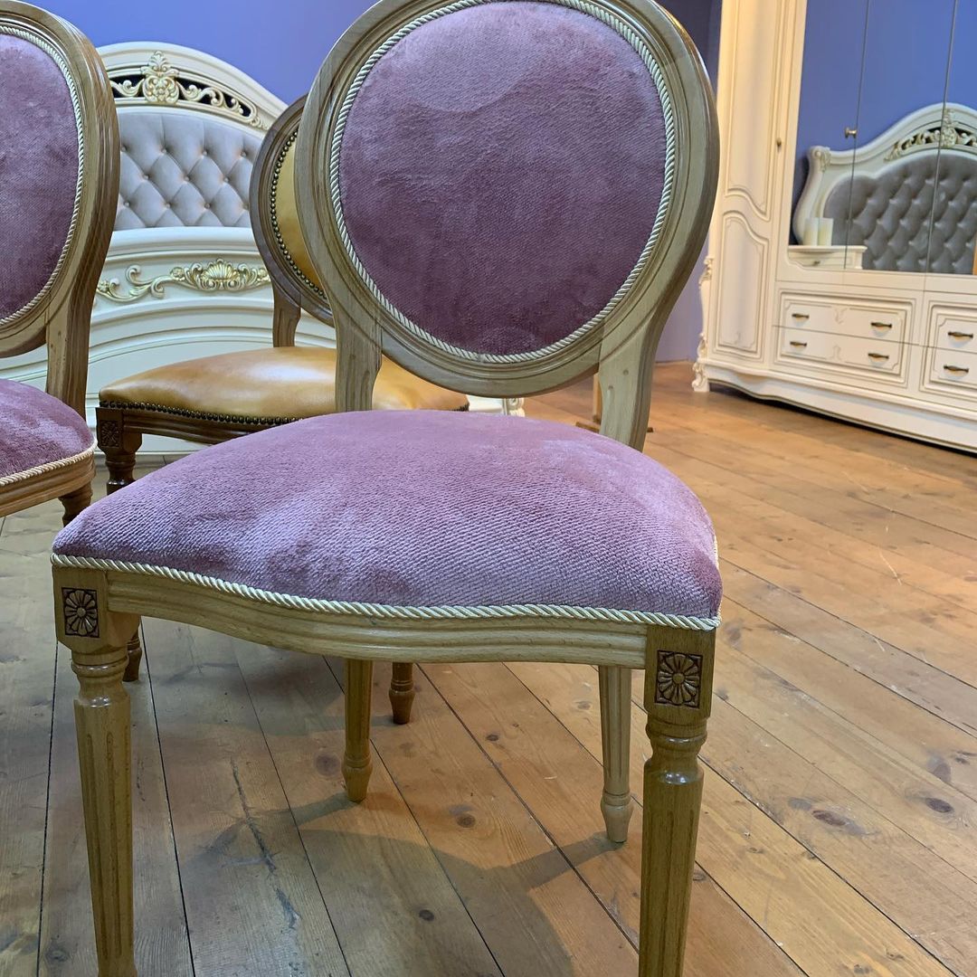 Новое поступление потрясающих стульев в мебельном салоне Матисс